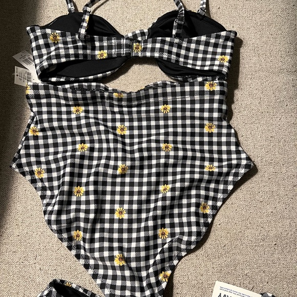 Black & white Gingham high waisted bikini yellow flowers matching sarong NWT - Picture 8 of 13